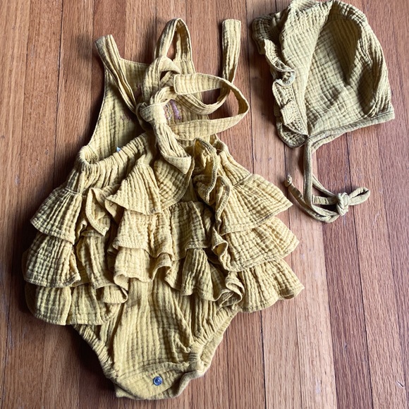 Cutest Boho bubble with ruffles and rainbow 🌈 embroidery - Picture 2 of 3